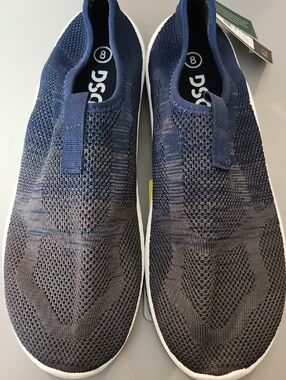 DSG Men's Knit Water Shoes: BLUE/GRAY: NEW WITH TAGS: SIZE 8